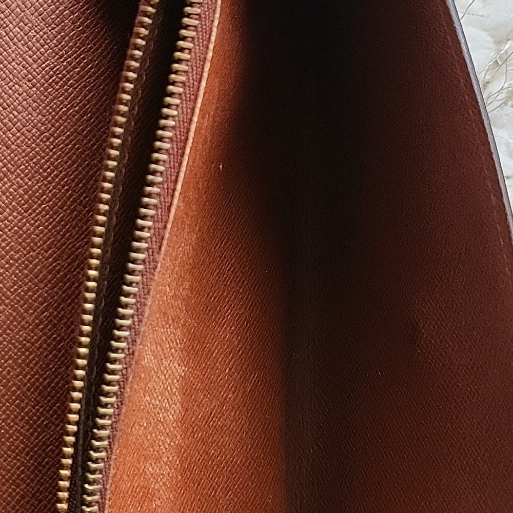 LV - Louis Vuitton Sarah Wallet - Picture 9 of 10